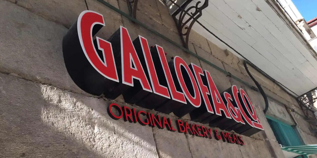 Rotulo luminoso de Gallofa&Co instalado por Luminsa Rótulos en Cantabria